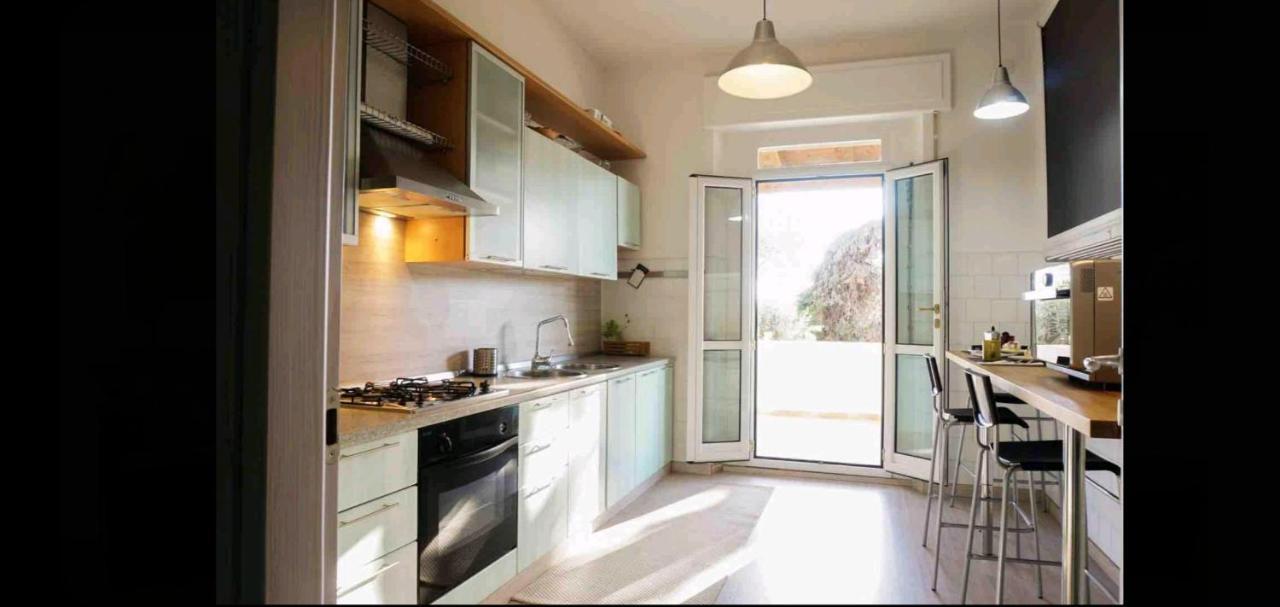 Villa Aurelia - Seafront Apartment With Terrace 夸尔图-圣埃莱娜 外观 照片