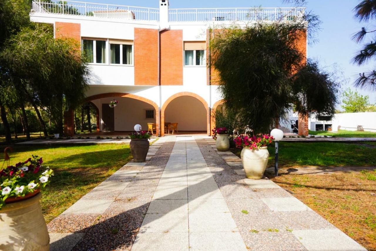 Villa Aurelia - Seafront Apartment With Terrace 夸尔图-圣埃莱娜 外观 照片