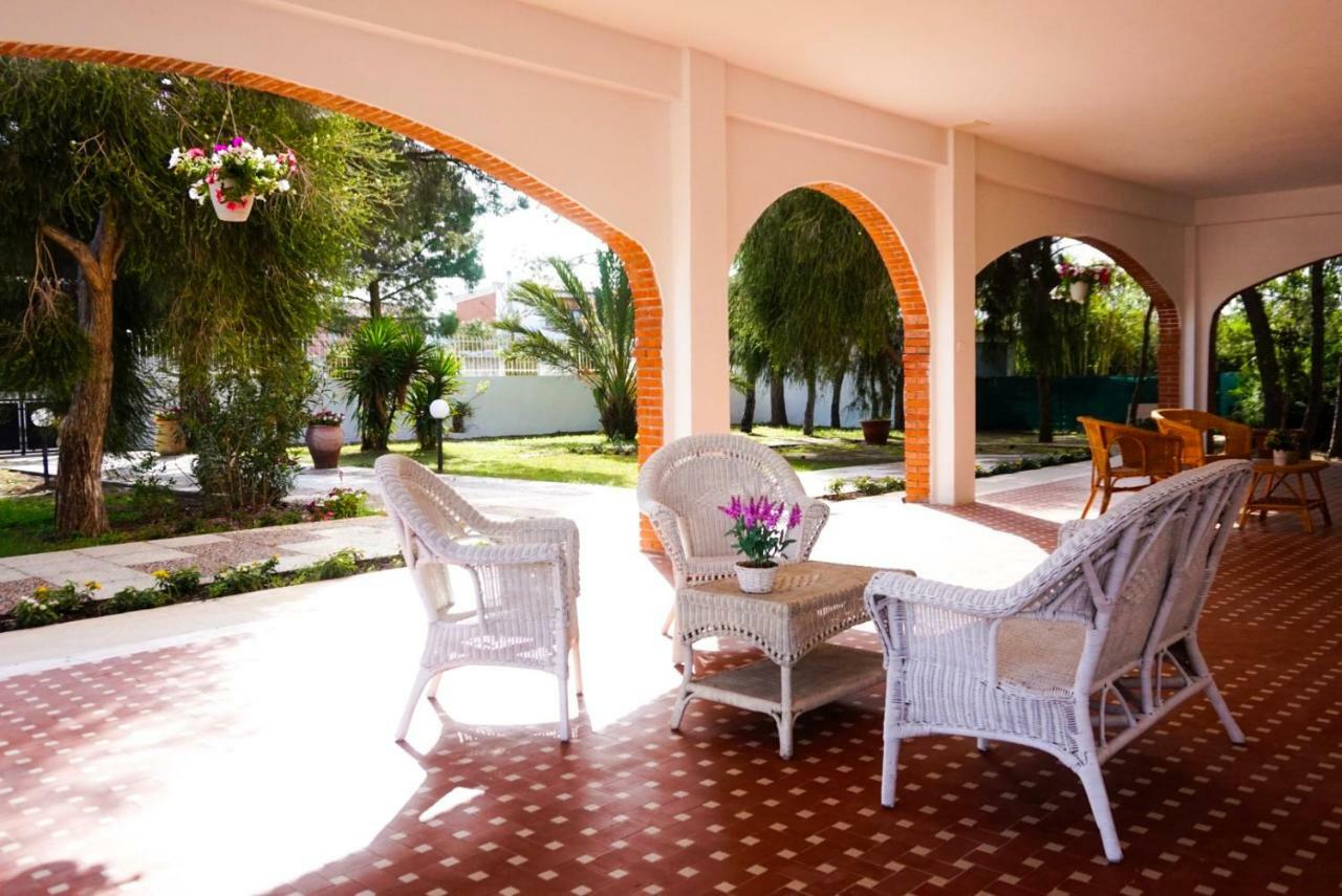 Villa Aurelia - Seafront Apartment With Terrace 夸尔图-圣埃莱娜 外观 照片